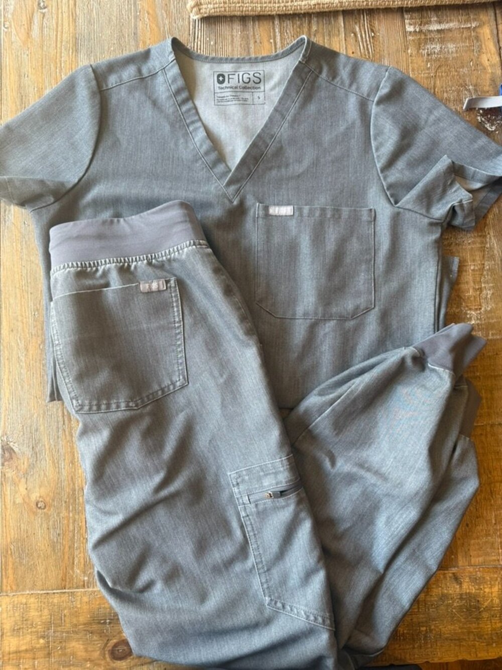 FIGS Graphite Set S - Picture 2 of 2